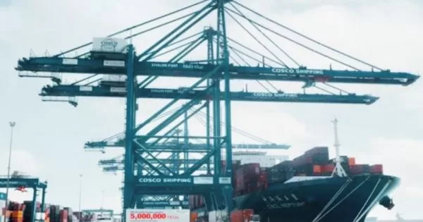Bến cảng container CSP Abu Dhabi vượt mốc 5 triệu TEU