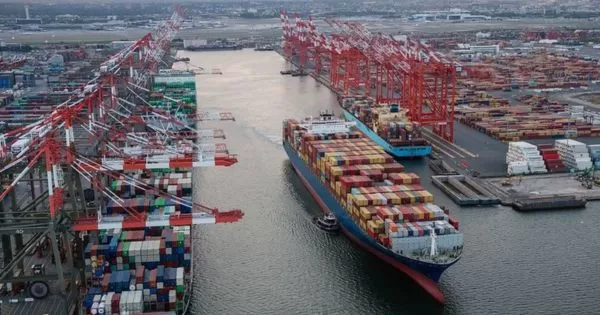 Sea-Intelligence forecasts 10-17% capacity cut due to US East Coast port strike