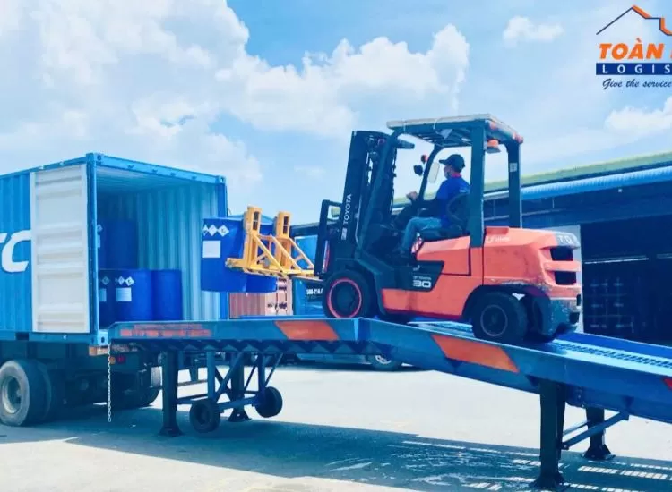 TOÀN PHÁT LOGISTICS – GIẢI PHÁP VẬN TẢI TOÀN DIỆN, TỐI ƯU CHO DOANH NGHIỆP!