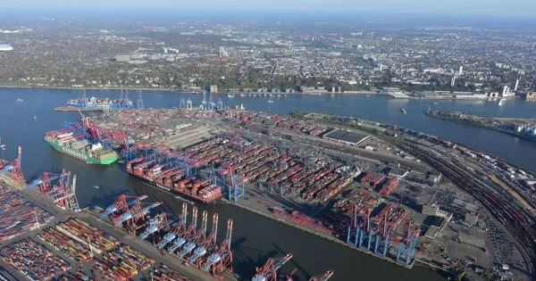 Port of Hamburg reaches 5.8 million TEU in the first nine months of the year