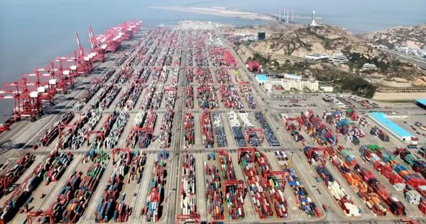 Shanghai Sea-Rail Container Transport Hits 900,000 TEUs