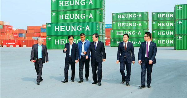 heung-a-leaders-at-haiphong-port