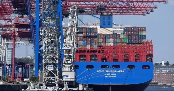 tau-container-hang-tau-Cosco