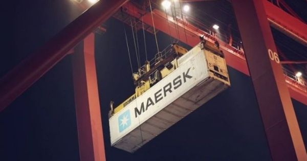 hang-tau-Maersk-line