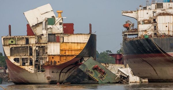 Demolished container vessels